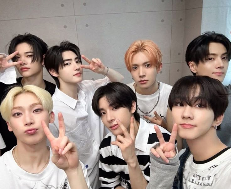 FOREVER ♡⁷ SEVEN 🩷🩶💙 tweet media