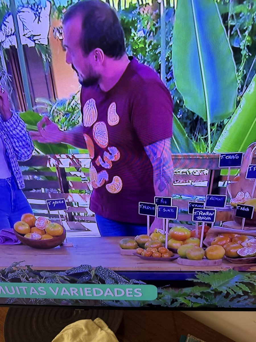armandopta's tweet photo. Onde se compra a blusa dele? Muito maneira! #edecasanasredes https://t.co/BoDxfJ82wG