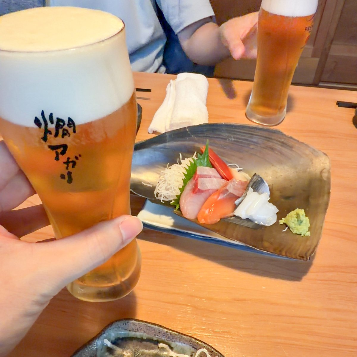 Totti1_0_'s tweet photo. お通しが刺し盛り5種の
ろばた焼き店 https://t.co/gf0RbjFoWW