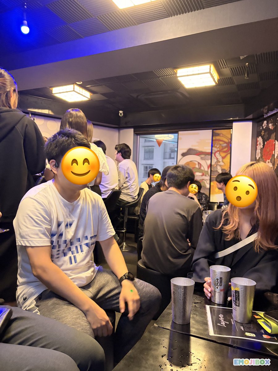 bluesbuger's tweet photo. 東洋医学について語るバーのお店の偵察に来ました

エンジニアイベントなので、エンジニアとして潜入。エンジニアなのに意外とみんな元気（笑 https://t.co/BizmG8ItJg