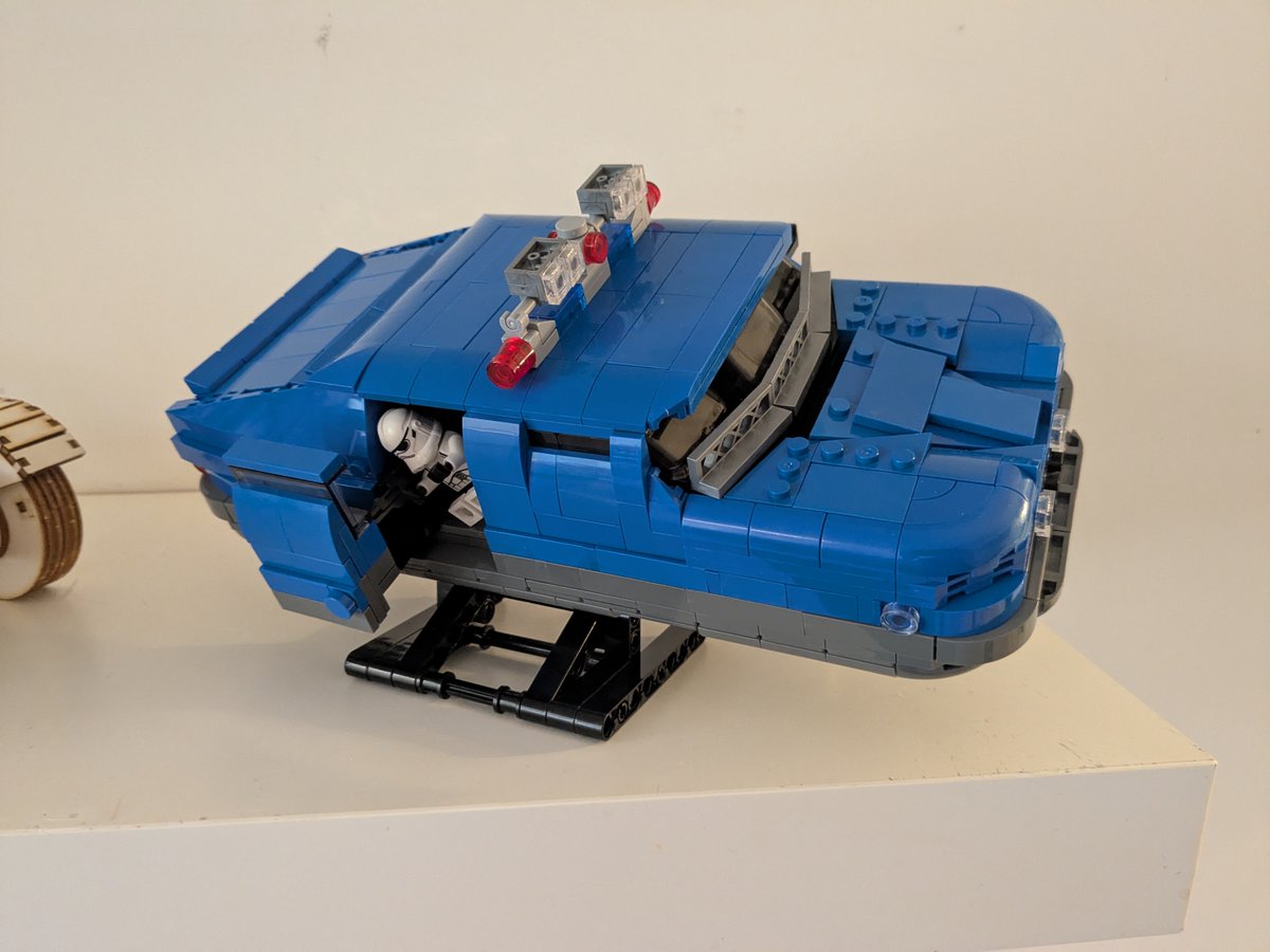 LukeOverthinks's tweet photo. In the intro we talk about some Lego I've been building. So here we are with the BlueBrixx Police taxi that is most definitely not from The Fifth Element. And a T-800 made from Delorean parts. https://t.co/fldaUWtgYT
