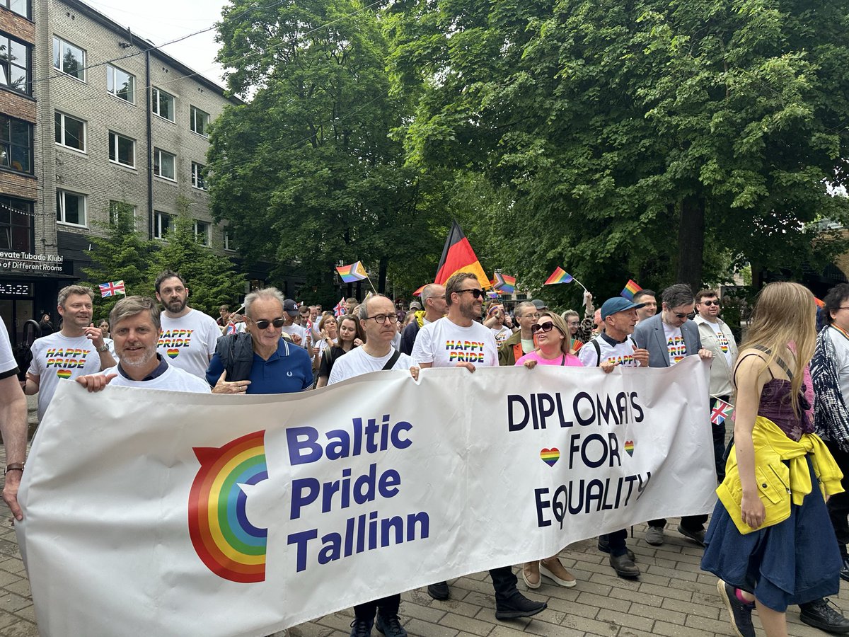 MFAestonia's tweet photo. Today, the MFA joined foreign diplomats at #BalticPrideTallinn, reaffirming our support for the rights, dignity and visibility of the LGBTQI+🏳️‍🌈 community.

Estonia’s position is clear: human rights are universal, inviolable, and never up for negotiation. Equal treatment and opportunity must be guaranteed for every person, everywhere, with no exceptions.

#DiplomatsForEquality