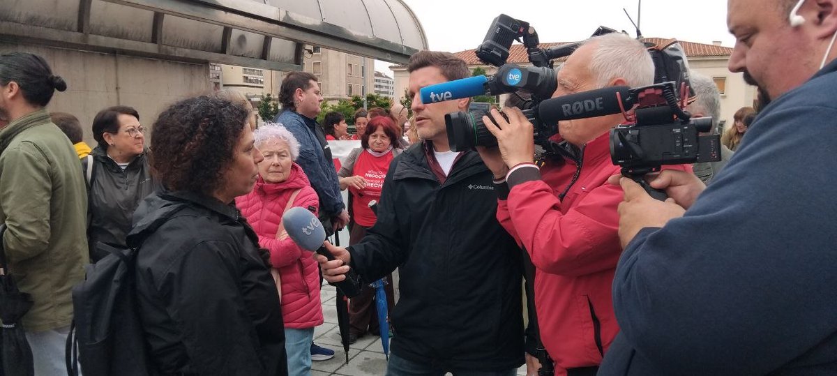 Podemos_CANT's tweet photo. Hemos recorrido las calles de #Santander junto a colectivos, agrupaciones, partidos y una mayoria social que exige tener un #CantabriaParaVivir. 
El modelo actual nos expulsa y no vamos a permitirlo.

#CantabriaParaVivir6J https://t.co/vEHvEMj66X