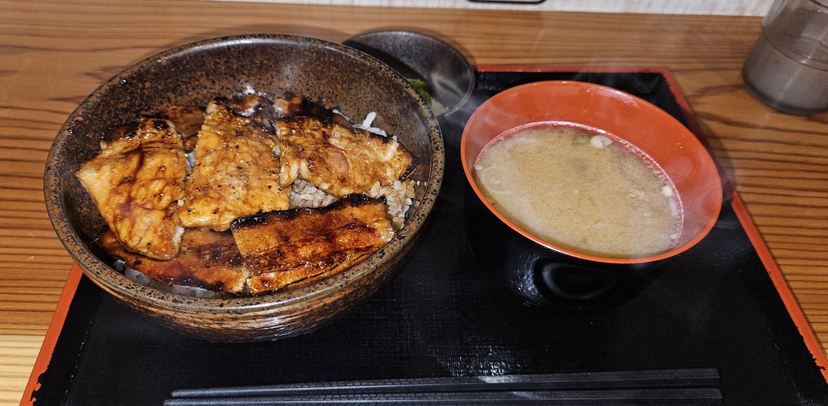 naomiku99's tweet photo. アメブロを投稿しました。
『帯広熟成豚丼　北花亭』
#アメブロ
#豚丼 https://t.co/LIblREa6Jl https://t.co/V7KhxGcKrS
