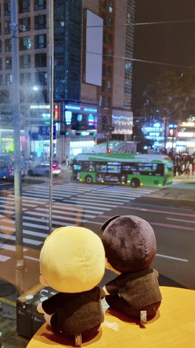 furiousnui's tweet photo. 홍대 https://t.co/qdvOWJFS84