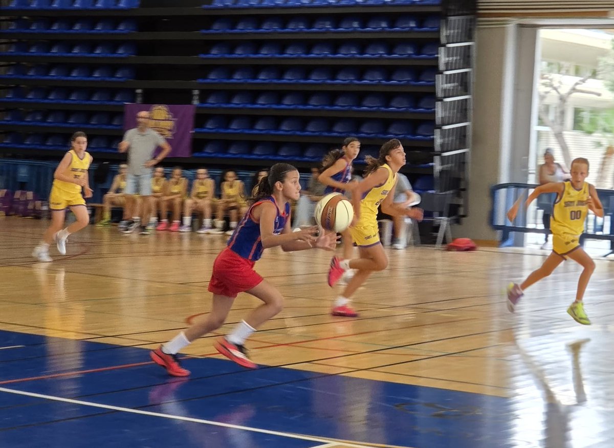 FBIBasquet's tweet photo. 🏆 CAMPIONAT DE BALEARS MINI FEMENÍ

🏀 Jornada 3
🏁 FINAL 

🔴 @cbferreries 4️⃣7️⃣
🟡 @santjosepuadis 7️⃣9️⃣

📲 Tots els partits del Campionat per Eivo TV 

#IllesDeBàsquet https://t.co/cZeyVjZPqv