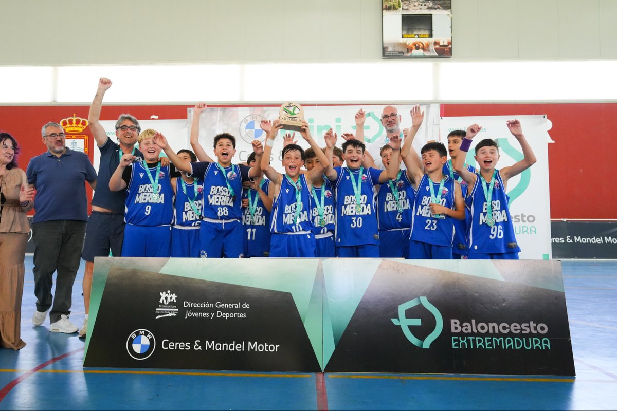 FExB's tweet photo. 🏆 #TiempodeFinales | F4 Mini Masculino 

Clasificación final de la Liga Mini Masculina 🏅

🥇 Club Josefinas Trinitarias Quercus
🥈 @CPBoscoMerida
🥉 La Gafetina @CDInicia_
4º Vítaly La Mar @BCBBadajoz Pro

#BaloncestoExtremadura
@jovendeportEXT https://t.co/E6ZkWoaqEM