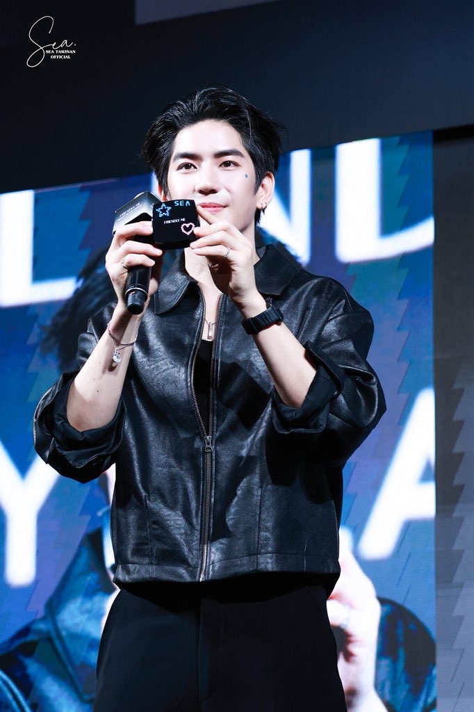 seatawinanfc's tweet photo. น่ารักมั้ยคับมะม๊า 🤏🏻

BEAUTY BLACK FLM X SEA
#FriendlyMeBeautyxSEA
#sea_tawinan,@Sea_tawinan https://t.co/LqH4RTtqTe