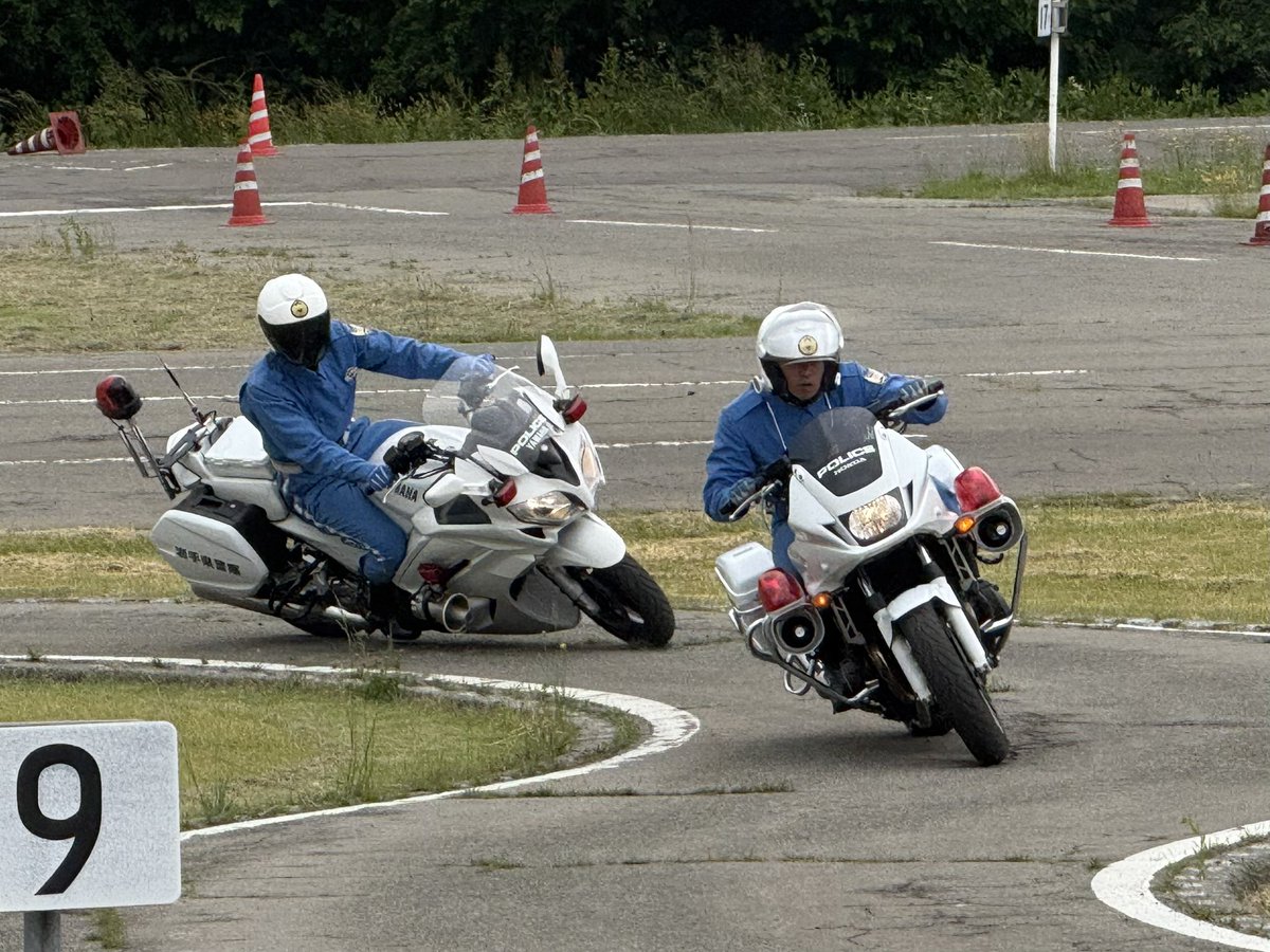sstiwate's tweet photo. 今年も岩手県警の白バイ安全運転競技大会へ。

直轄の黒220の赤上げは初撮影でした。
ご対応いただいた隊員様、ありがとうございました。

明日は、とある消防署へ行ってきます。
電話したら、SNSへの掲載は遠慮してほしいとの事でしたので、載せることは出来ませんが…

#岩手県警
#パトカー https://t.co/ANDNoxtCrd