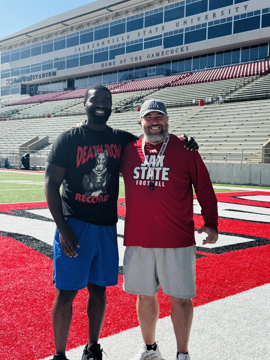 CoachARoss's tweet photo. Proud Daddy and Coach #DreamBIG #BossHawgs #EmbraceTheGrind https://t.co/FNT3rotZgx
