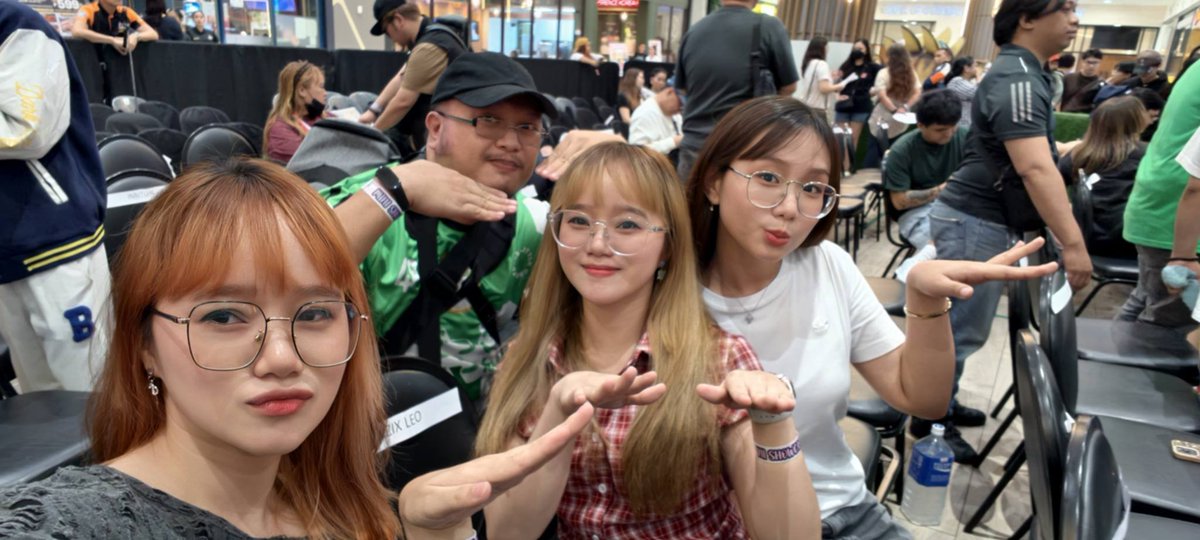 siopaomaster's tweet photo. Seeing my forever kami oshi and the duran twins again after so many years

@faithshanrae https://t.co/A9xelgGuTZ