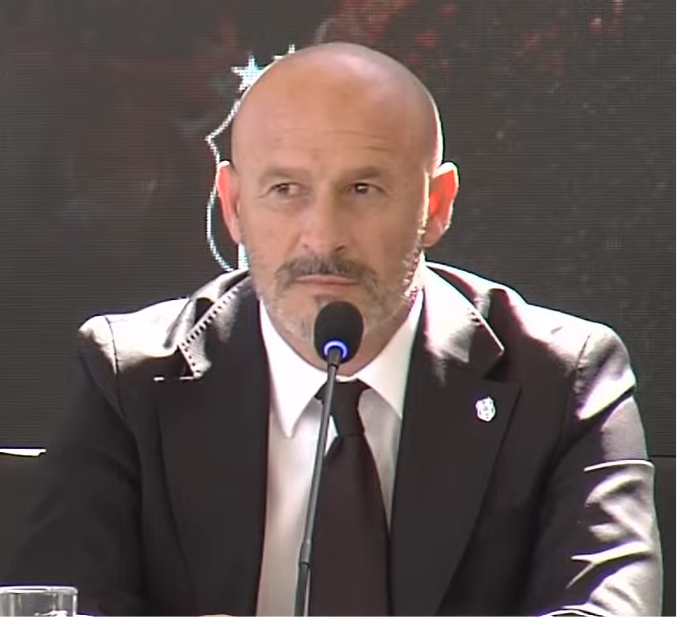 futbolarena's tweet photo. Vincenzo Italiano: "Teknik ekibime Türk bir antrenör almayı düşünmüyorum. Çünkü 8 yıldır beraber çalıştığım arkadaşlarımla çok iyi işler başardım." https://t.co/EVa7M9g42o