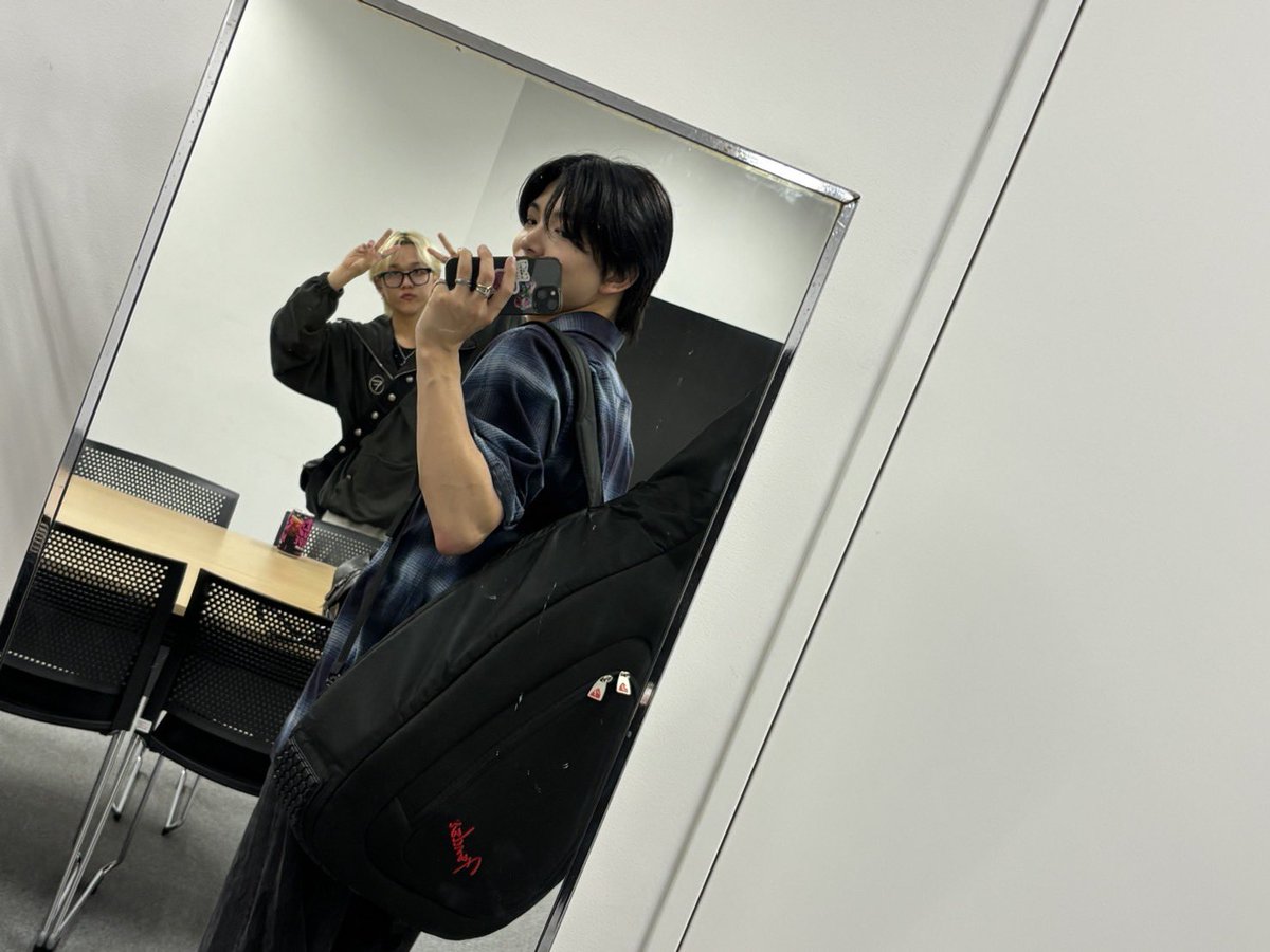 LIL_LEAGUE_'s tweet photo. 【#山田晃大🤖】

6th Single リリースイベント 
"LIL CARAVAN"
お越しくださった
皆さんありがとうございました！！

いつもとは違った音楽の届け方。

初めましての皆さんも
お久しぶりの皆さんも
心から楽しんでもらえてたら嬉しいです☺️

明日は大阪！
一緒に楽しい時間を過ごしましょう！！

#LILxNEXxAA_LOCA #初夏LOCA
#BUSbecauseofyouishine
#LILLEAGUE