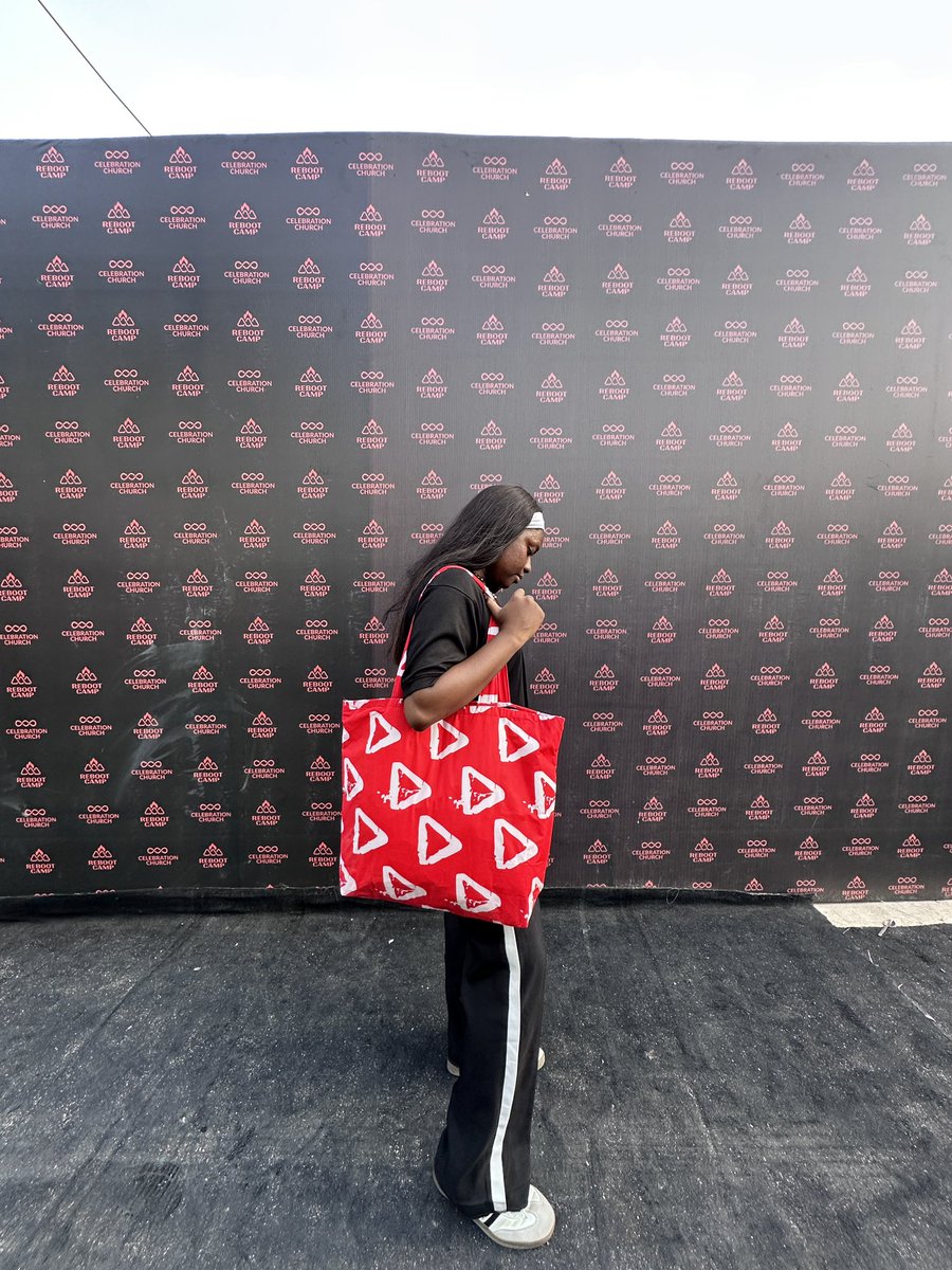 thearikesamuel's tweet photo. Here to remind you that you can get the best tote from @byarikesamuel https://t.co/NgXDBh0whL