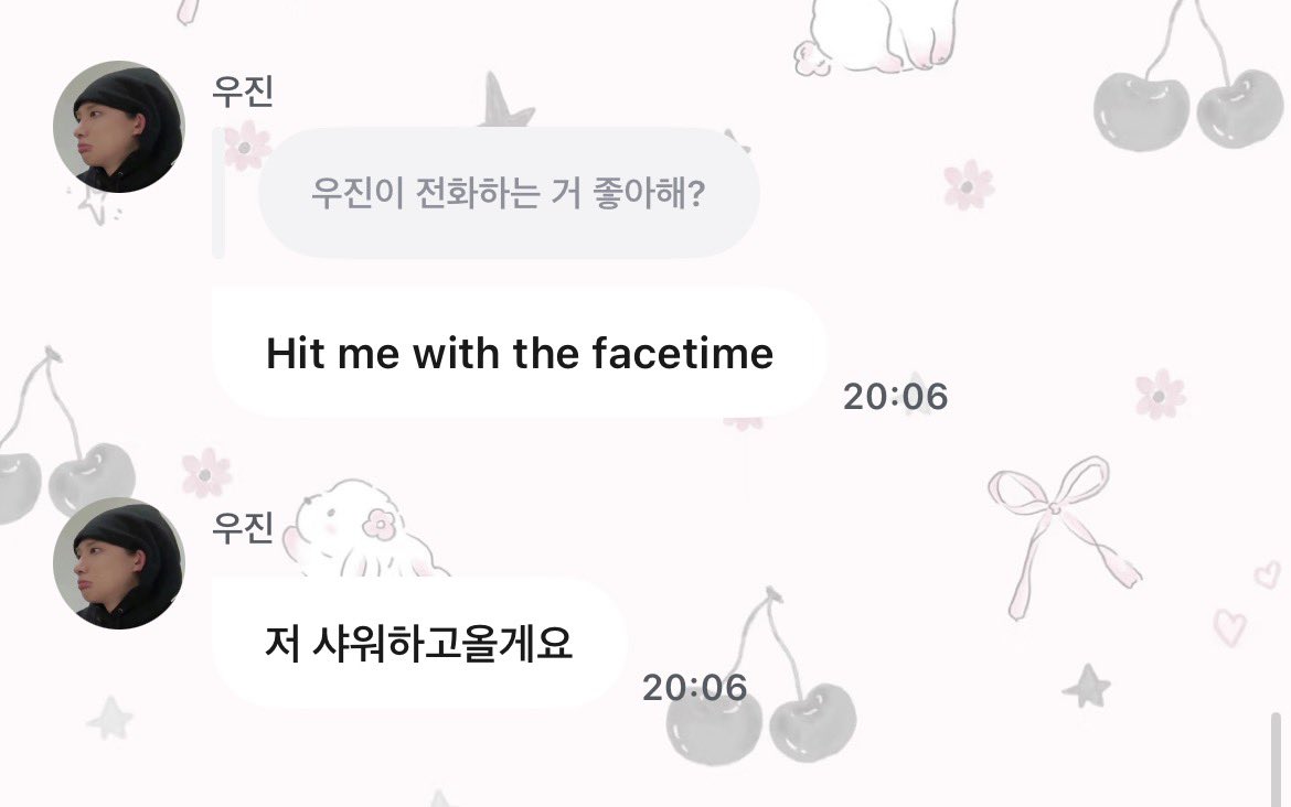 jungwjwave's tweet photo. 260606 🐕💬 20:59KST

👤 When are you collabing with GD sunbaenim?
🐕 I should become someone cooler first and go find him later
👤 If the DPN tells you to release a trot song, you will or not
🐕 Lol ofc i will
👤 3 sec GD song fav?? hurry!!
🐕 Untitled, Superstar, Niliria
👤 Yujin-ah are you doing a concert this year 🥺 i miss you so much
🐕 But i’m woojin though
👤 awhat do your friends call you?
🐕 I don’t have friends…
👤 Do you like phone calls?
🐕 Hit me with facetime
🐕 Imma go take a shower now

#WOOJIN #우진 #롱샷 #LNGSHOT