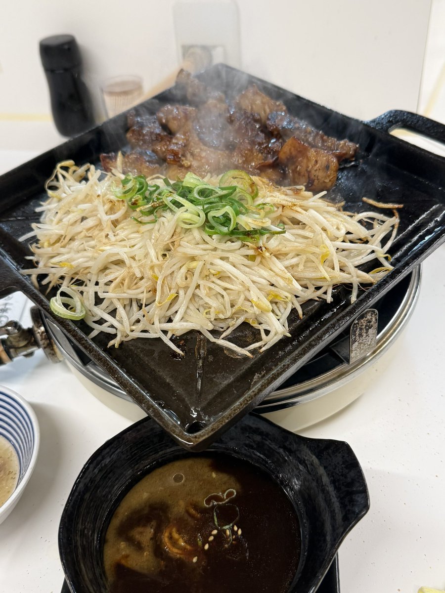 kka4926's tweet photo. 今日は2人だったから
久しぶりにホルモンを食べに😋
お酒2杯でもう眠い😪 https://t.co/ECqP1vTPsu