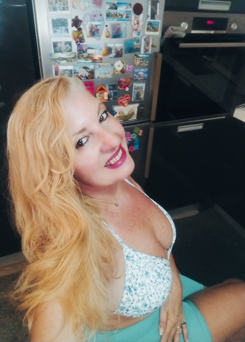 marialazou3's tweet photo. Να μυρίζετε όμορφα παιδιά η μυρωδιά αφήνει μνήμες ❤️ https://t.co/HIG3Nya7k9