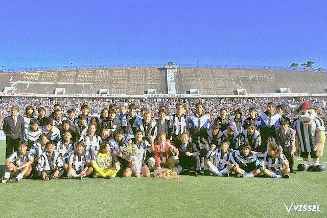 11Vk1995's tweet photo. …聞こえますか… …聞こえますか… 30年前のワイ… 未来のワイです… …いま… あなたの心に…直接…語りかけています… 聞こえますか… … …1996年のヴィッセルは…JFLで…Ｊリーグ昇格を…目指して戦っていますが… …30年後の…2026年は… …５個目のタイトルを… …獲りました… Ｊリーグ昇格後は… 色々…ありましたが… …ヴィッセル神戸は…着実に…強く…なり… …ましたよ…
