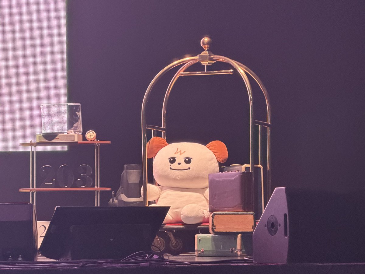 aeparkgi's tweet photo. 규현 20th Anniversary Fanmeeting 〈Hotel 203〉

💕 https://t.co/JzAmovV6fS