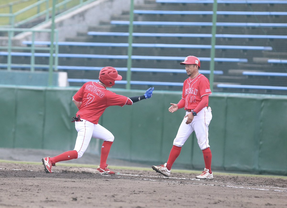 REY_K_0303's tweet photo. 2026/06/06
@さきがけ八橋球場
第50回全日本クラブ選手権第一次予選秋田県大会

秋田王冠クラブ

畑山勝弥 選手
大友輔九 選手
進藤丈 選手
齋藤泰樹 選手

ヒット出たらみんなで盛り上げる姿勢良いですよね！☺️ https://t.co/GLGpgGe307