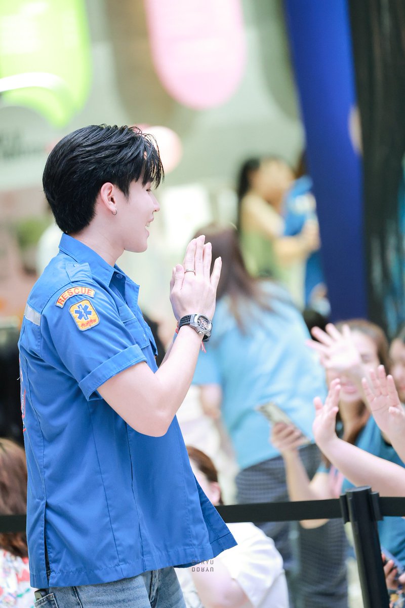 r_rnarm's tweet photo. จังหวะที่ใกล้ที่สุดของวันนี้

#ADogAndAPlaneEP2 
#ryuptb #ryuphudtripart https://t.co/LTsMUyYa4J