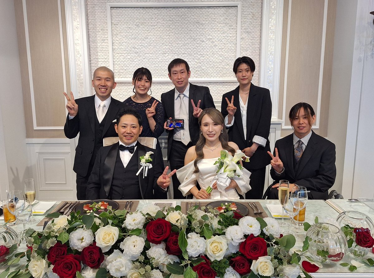 ka4max's tweet photo. 今日はパラ卓球元日本代表の茶田さんの結婚式に💐
ご結婚おめでとうございます💍
そしてお誕生日おめでとうございます🎂
久しぶりにお会いできて嬉しかったです❤️
相変わらず美しくドレスもとてもお似合いでした✨
卓将コーチは祝辞お疲れ様でした👏
#パラ卓球 #祝結婚 #どいけんも一緒に https://t.co/Smgip1GOrl