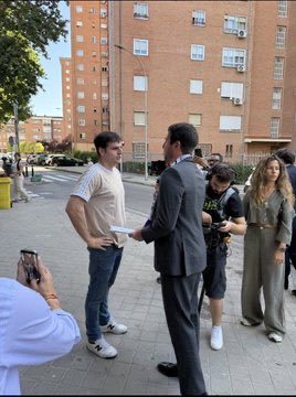 MundoMadridCF's tweet photo. Nacieron como alternativa a la prensa tradicional, libres de intereses. Han acabado siendo lo mismo o peor, arrastrándose por un minuto de protagonismo. En estas elecciones, Iñaki Angulo y Ramón Álvarez de Mon han demostrado desconocer la palabra “dignidad”. 

Bochornosos. https://t.co/qzTsZYDBle
