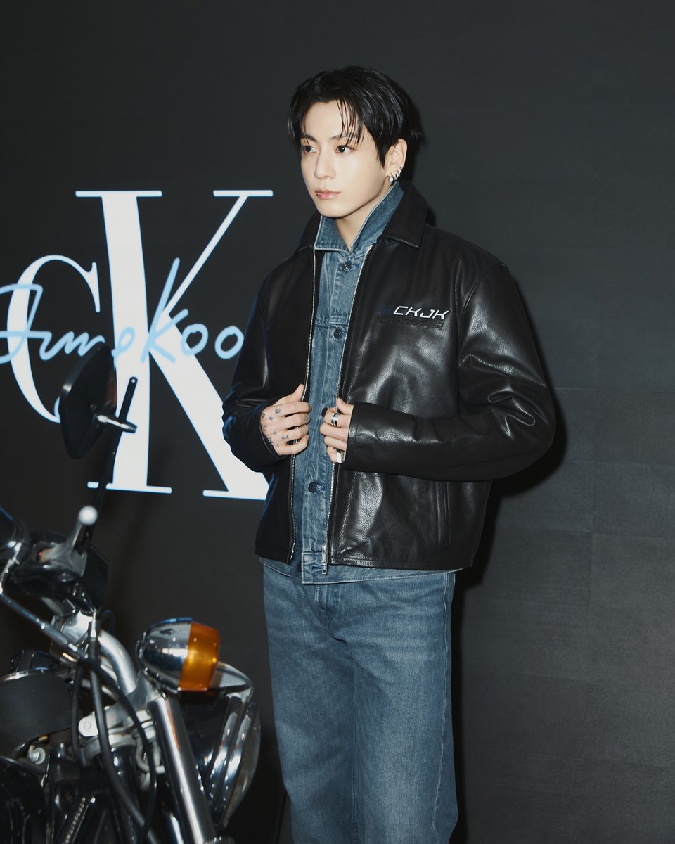 calvinklein tweet media