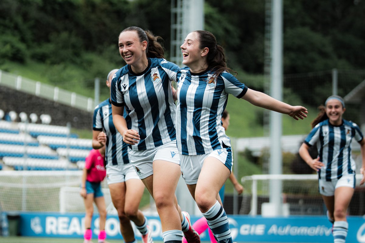 RSZubieta_'s tweet photo. 🏆 Gure laugarren taldea Kadeteen Euskal Kopako txapeldun izendatu da Pauldarrak taldeari finala 4-0 irabazi ondoren. Zorionaaaak!!! 👏👏👏 https://t.co/mIZ4voGXxC
