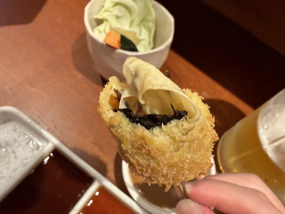 Shall0205's tweet photo. 公演終わりの串カツ！🌸
油感が無くて食べやすすぎた！
何本でも食べれてしまう🤤
美味しかった！また来ます！

#縁日
#串カツ
#大阪
#モーニング娘26
#mm26_ROL https://t.co/Qiyn4ymzda