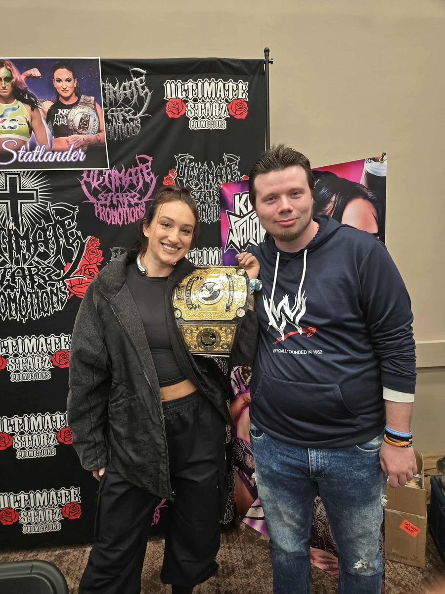 Bird2323J's tweet photo. It was an honor and privilege to meet Kris Statlander at WrestleCade last year 🔥🔥 @callmekrisstat https://t.co/cd4KEyRog0