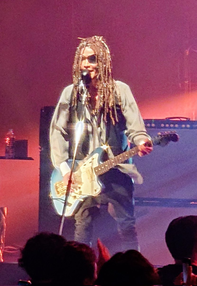 楽しそうにコーラスをするINORANさん。 LUNA SEA TOUR 2026 UNENDING
