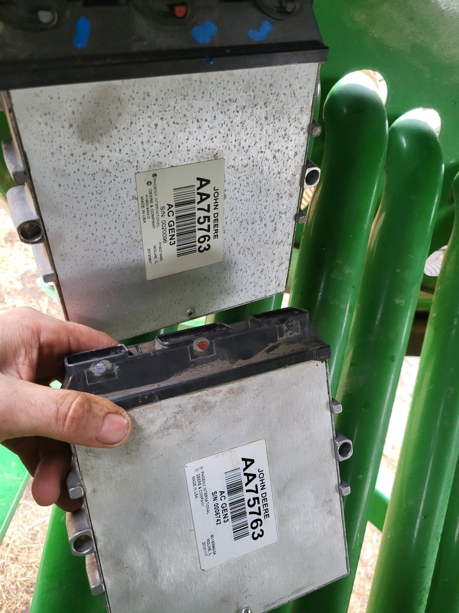 isfarmin's tweet photo. @cowbroker your cart controller is dead if you have swapped out speed sensors, and wiring is good . it always is one function that goes either fan speed or one meter speed ect https://t.co/VSANAFV76k