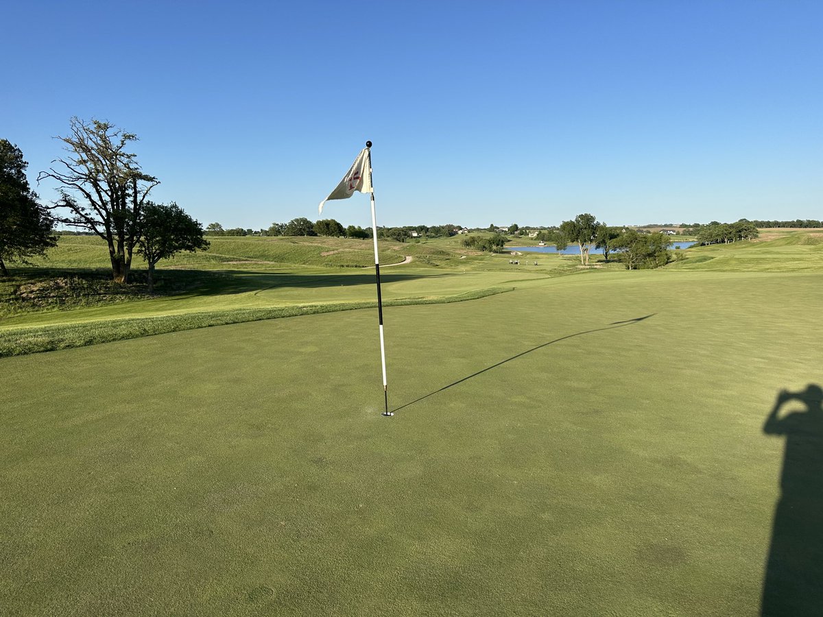 zheinold1014's tweet photo. The Harvester Golf Club
Opened: 2000
Renovated: 2018
Architect: Keith Foster

What an incredible place. A Golf Club through and through. No pool. No tennis. No pickleball. Just Golf. I wouldn’t have it any other way. A quick 🧵 into this remarkable place 1/ https://t.co/rmqoBYYPMB