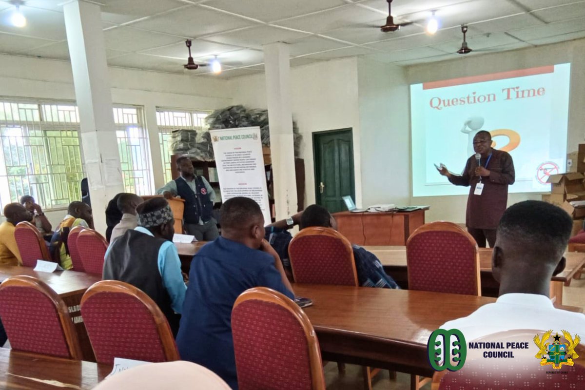 PeaceCouncilGH's tweet photo. Peace education for safer schools 🕊️
The Ashanti Regional @PeaceCouncilGH together with the Small Arms and Light Weapons Commission (SALW), sensitized teachers and non-teaching staff of Fomena T.I. Ahmadiyya SHS on violence prevention, Act 999, and the dangers of illegal arms possession.

The engagement highlighted the role of educators in promoting discipline, peaceful coexistence, and early intervention in student conflicts.

Staff were encouraged to champion non-violent approaches to conflict resolution and support peacebuilding initiatives within their schools and communities.

#NationalPeaceCouncil #PeaceBuilding #PeaceEducation #SafeSchools #Act999 #AshantiRegion