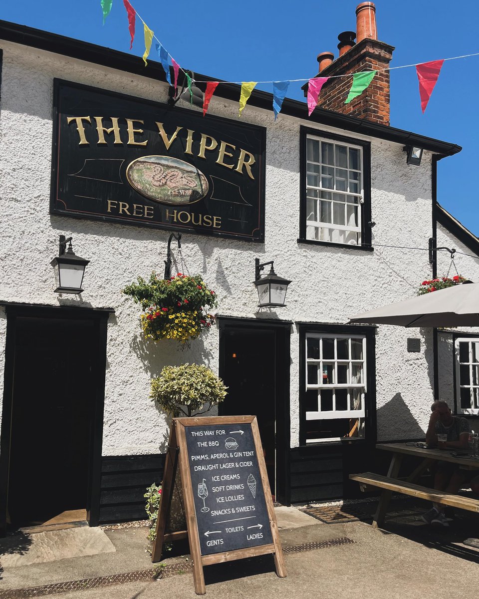 rubythejazzdiva's tweet photo. The Viper Festiv-ALE 🍻🎺

Last month it was an absolute pleasure to perform alongside MBBB once again for their annual Bank Holiday appearance at The Viper, Ingatestone, as part of their much-loved Beer Festival!

A massive thank you to Rupert and the team for having us!!
R 💋 https://t.co/9d3QXYve3O