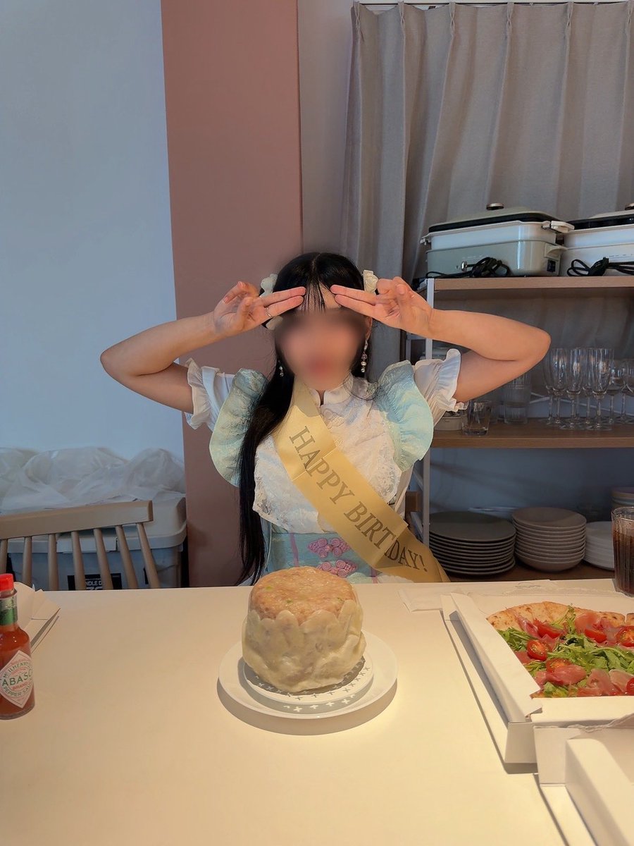 ms_violet12's tweet photo. 茉白さんのお誕生日会開催しました🥳
来てくださった方々、本当にありがとうございます🫶
みんな楽しそうで最高でした☝️
前代未聞の主役兼初幹事！ https://t.co/YNaggC1IIq
