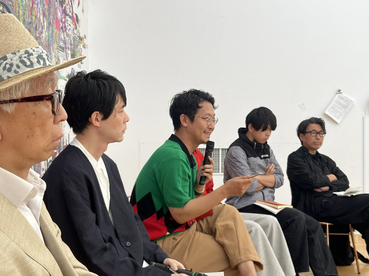ryuji_fujimura's tweet photo. 田中純さん南後由和さんをお招きしてアーティストトーク。庭的な死者の空間、グループ展、精神科医としてのアーキテクト、テクノロジー、記述の問題などクリティカルなご指摘とキーワードの数々。最後は上下階の統合という課題をご提示頂き今後に繋がるトークとなりました。ありがとうございました！ https://t.co/mxMOMphCri