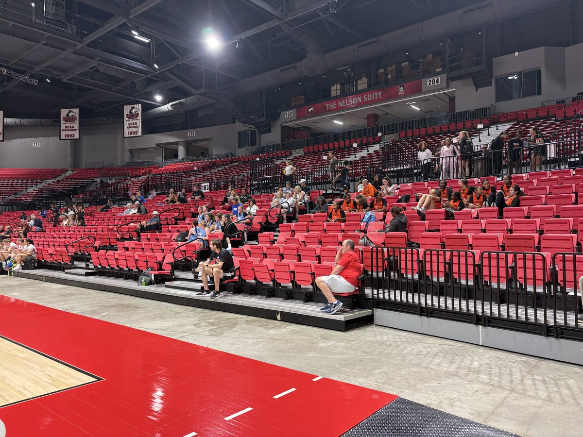 Coach_JBrooks's tweet photo. Team camp is in full swing this morning!  @GoHuskiesWBB https://t.co/TH05YBkGMy
