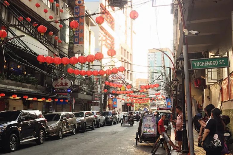 HongMeiling13's tweet photo. It's already confirmed then, I realized the place is definitely Binondo Manila with its World's oldest Chinatown.

Plus, Jeepneys and tricycles....literally a Filipino thing! https://t.co/EHtwmpbJDt