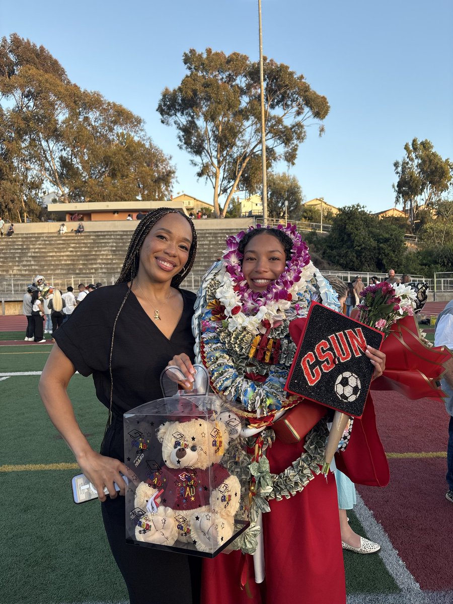 KenzieSanchez25's tweet photo. ✌🏽 Out Class of 2026 👩🏽‍🎓🎉 Next Stop @csunorthridge https://t.co/oeaSaB6WL9