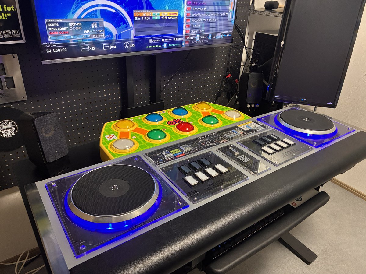 logithanksystem's tweet photo. 音ゲー部屋、神環境爆誕したから見て

ポップンのコントローラーも置ける https://t.co/FlJ2avWgok