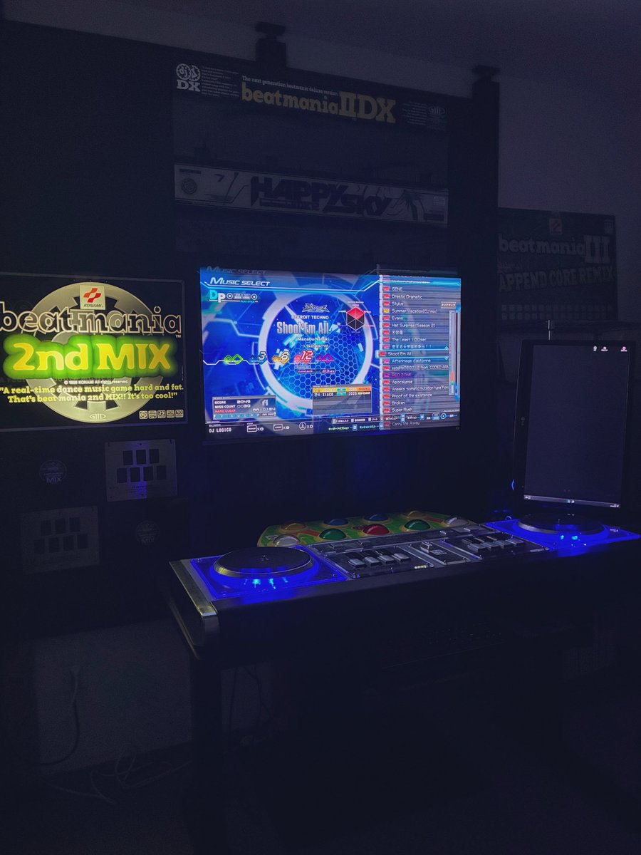 logithanksystem's tweet photo. 音ゲー部屋、神環境爆誕したから見て

ポップンのコントローラーも置ける https://t.co/FlJ2avWgok