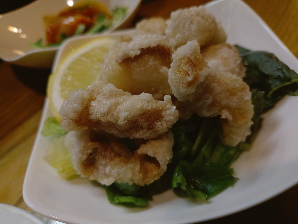studioREST_shop's tweet photo. 美味すぎ案件発生中！
連絡頂いたので、早速来たよ。
鳥彦本店（いつもありがとう）
数年ぶりの鳥レバー刺（禁断の品）
あと10食分位あるそうです。

#鳥彦本店 https://t.co/nCQ2UmDENX