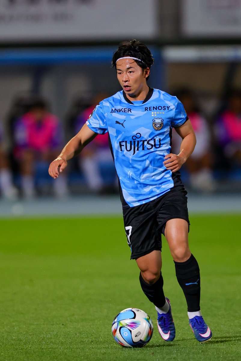 shinfrontale's tweet photo. 来シーズンも神様頼みます🙏
#伊藤達哉 選手🐬
#frontale #フロンターレ https://t.co/bnuZ098rHm
