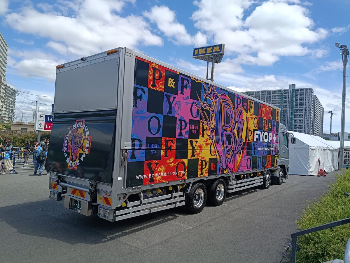 aimfactory's tweet photo. Bzライブ行ってきました！
CD購入者の抽選であたる直筆サインも当てました！やったー！
ありがとう千葉！ありがとうららパッション！ https://t.co/lYhVB6f8qv