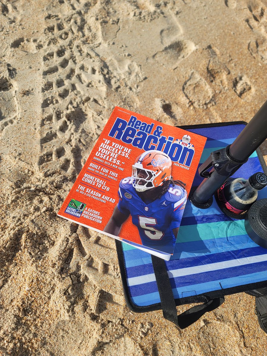 GatorMitchell's tweet photo. @GatorDave_GB Now it's a beach day 💙🐊🧡 https://t.co/SKfFYt4Qre