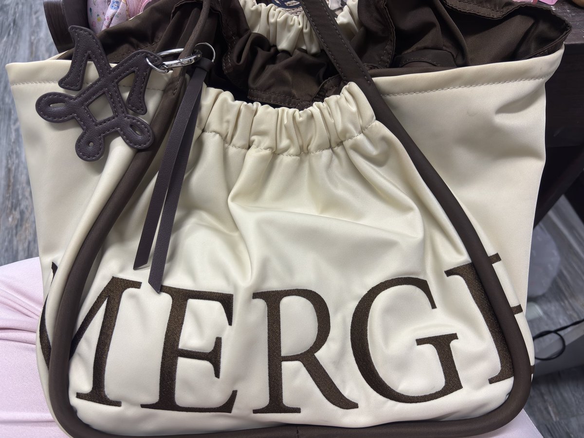 studywithPboo's tweet photo. ส่งต่อกระเป๋า Merge 
รุ่น  A Day Bag Nylon (ใบใหญ่ )
สี Sand ripple🤎🤍

📮ราคา 2,100 บาท 

นัดรับเมกะ/bts สายสีเขียว💚

มีร่องรอยการใช้งาน สามารถ DM มาขอดูเพิ่มเติมได้ 

#merge #mergeofficial #กระเป๋าmerge #ส่งต่อกระเป๋าmerge #ส่งต่อกระเป๋า https://t.co/hGXvRnWXwH