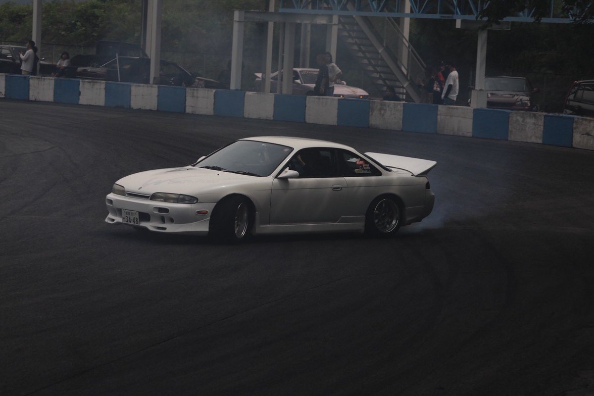 tmr_422's tweet photo. 今日はやけくそう
車も人間も調子良かった！
かっけえ14前期達が見れて幸🫶
目の前でスピンしてしもて、パイセンほんまにすみませんでした！！ https://t.co/pGN5nndKWo