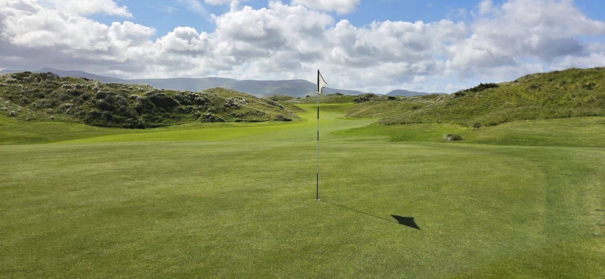 CLG_Scotland's tweet photo. The sun's out @watervillelinks for our New York golfers on the last day of their tour of south West Ireland. https://t.co/kc5uyJolhs